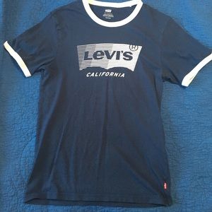 levi’s top